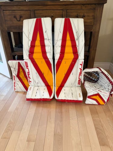 34" 2025 True Catalyst Px5 Regular Goalie Full Set (Used)
