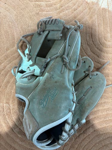 Marucci Palmetto RH Softball Glove 11.75" (Used)