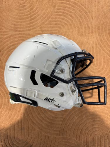 Youth Medium Schutt F7 LX1 Helmet (Used)