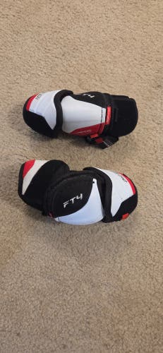 Junior Medium CCM JetSpeed FT4 Elbow Pads (Used)