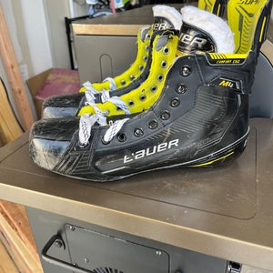 2022 Bauer Supreme M4 Hockey Skates Narrow Width 8.5 (Used)
