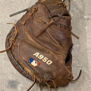 Used Wilson A950 Right Hand Throw Catcher's Baseball Glove 34"