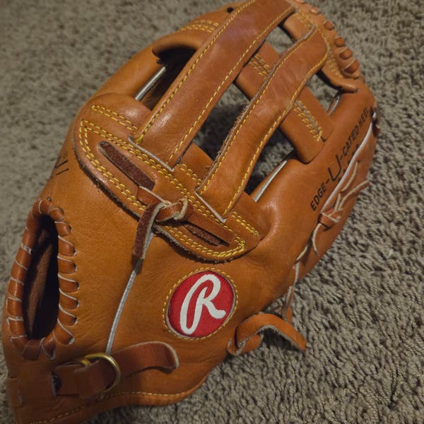 Ancienne Balle De Softball En Cuir Avec Coutures Surélevées - Rare, Taille 3 Pouces, Beige, Vintage