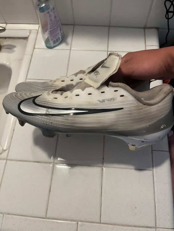 youth football cleats hibbett sports