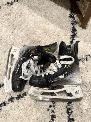 Gray Bauer Vapor Hyperlite 2 Hockey Skates Narrow Width Pro Stock Size 6 (Used)