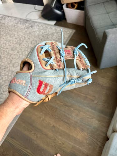 Wilson A2000 1786 RH Infield Baseball Glove 11.5" (Used)
