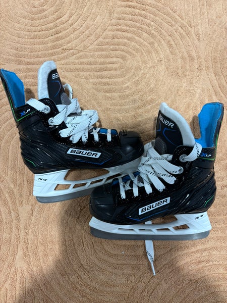 Youth Bauer XLP Hockey Skates Regular Width 11 (Used)