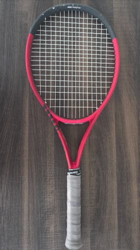 Adult Wilson Clash 100 V2 Tennis Racquet (Used)