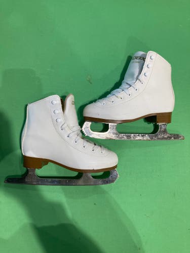 DBX Classic Figure Skates | Size 1