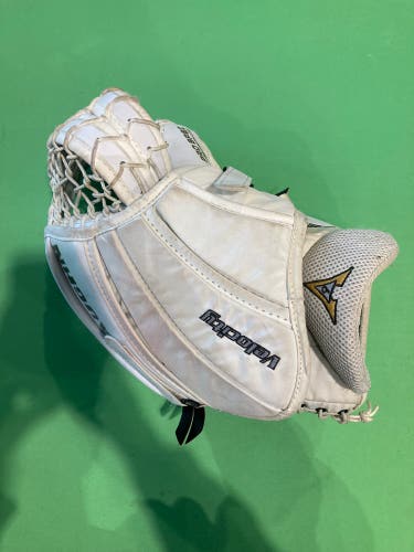 Senior Vaughn V6 2000 Pro Regular Goalie Glove