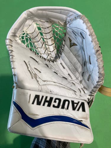 Senior Vaughn V6 2000 Pro Regular Goalie Glove