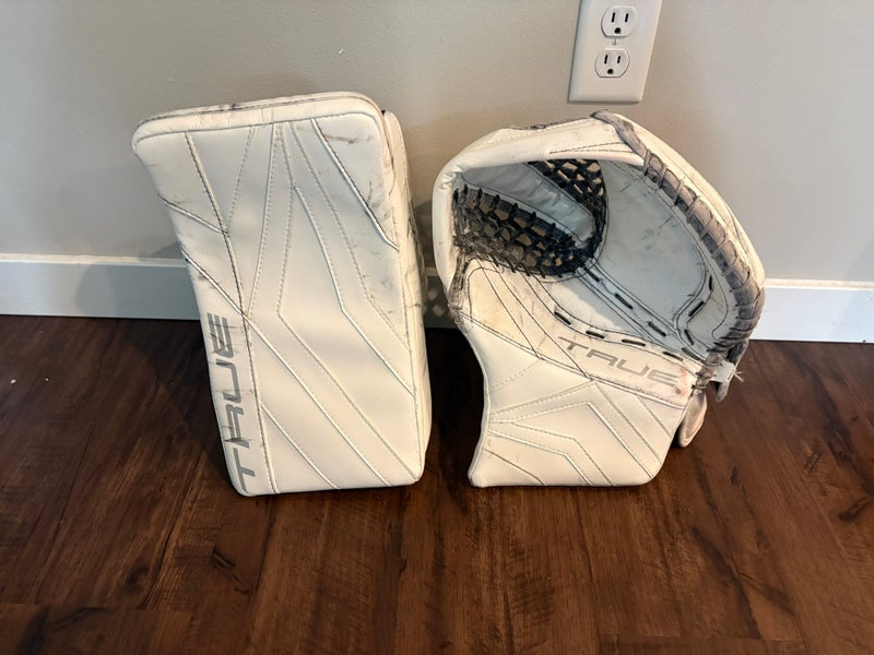 580 Senior True Catalyst Px5 Regular Glove and Blocker (Used)