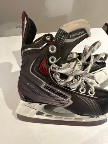 Black/Gray 2013 Bauer Vapor X40 Hockey Skates Regular Width 12 (Used)