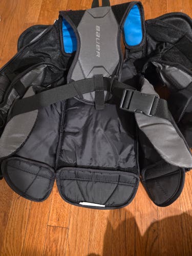 Large Bauer GSX Goalie Chest Protector (Used)