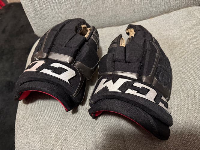 CCM U+ 12 Gloves 14" (Used)