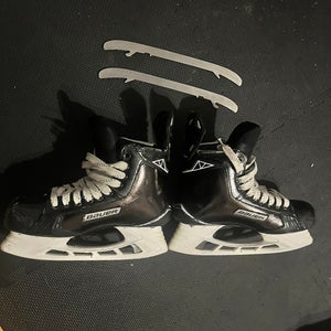 Black 2016 Bauer Supreme 1S Pro Hockey Skates Extra Wide Width Pro Stock 9 (Used)