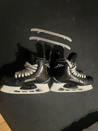 Black 2016 Bauer Supreme 1S Pro Hockey Skates Extra Wide Width Pro Stock 9 (Used)
