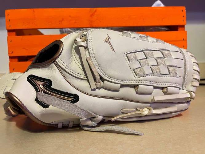 Mizuno Mvp select RH Softball Glove 12.5" (New)
