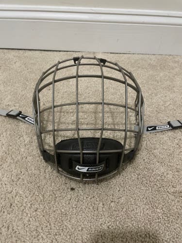 Bauer Nike FM5500 Full Cage Large