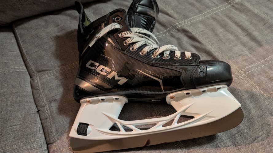 CCM Tacks XF Pro Hockey Skates 7.5 Wide
