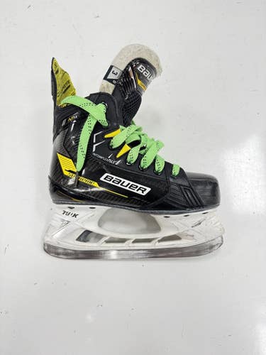 Used Bauer SUPREME M4 Junior Hockey Skate Junior 03 11860-S000304921