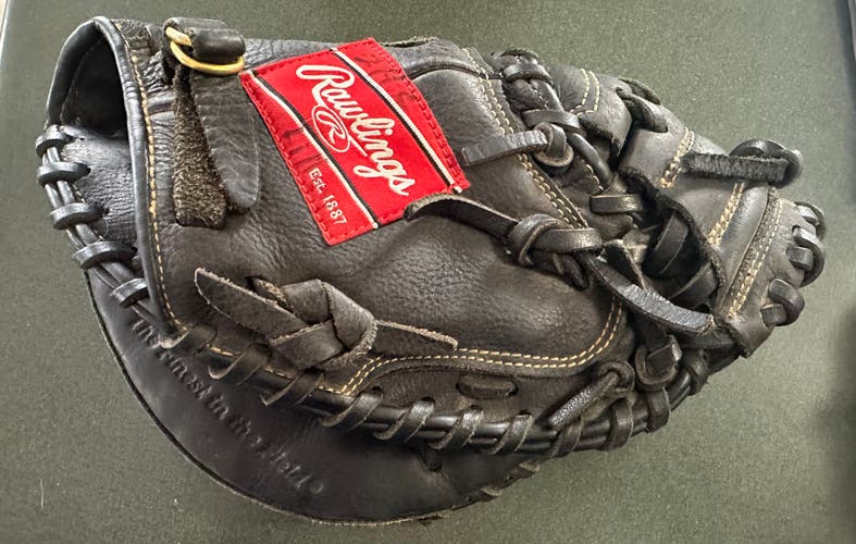 Used Youth Rawlings Right Hand Throw Catcher's Renegade Baseball Glove 31.5"