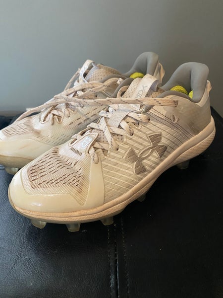 White Men's Size M 7.5 (W 8.5) Under Armour Yard Low Top Molded Cleats (Used)