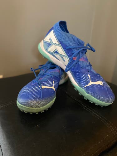 Blue Unisex Size M 7.0 (W 8.0) Puma Future Indoor Cleats (Used)