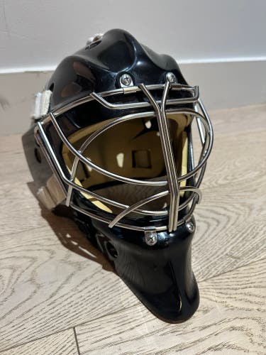 Senior Medium 2014 Bauer 960 Goalie Mask Pro Stock (Used)