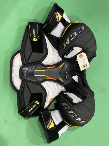 Medium Junior CCM Super Tacks AS1 Shoulder Pads (Used)