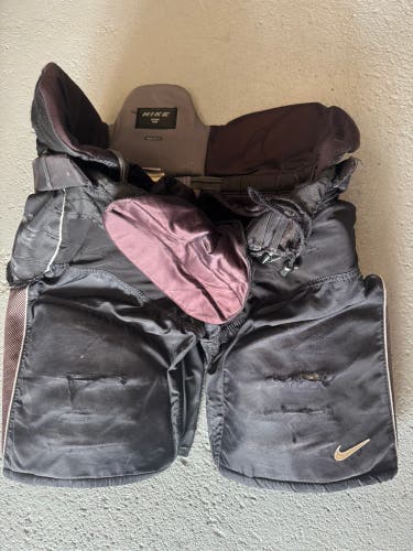 Senior Medium Nike Quest 1 Hockey Pants (Used)