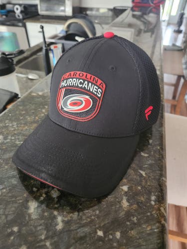 Carolina Hurricanes Men's One Size Fits All Hat (Used)