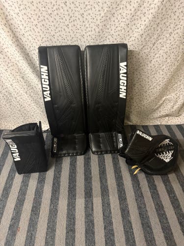 32" 2025 Vaughn SLR4 Pro Carbon Regular Goalie Full Set (Used)