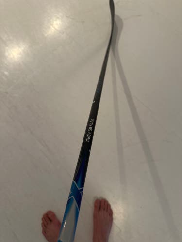 Intermediate Bauer Vapor Flylite Right Handed Hockey Stick P28 55 Flex (Used)