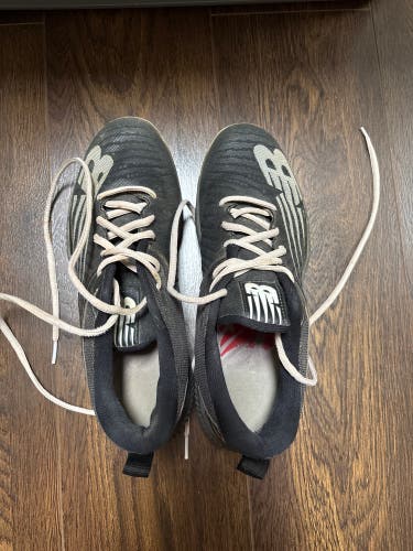 Black Men's Size M 7.0 (W 8.0) New Balance Low Top (Used)