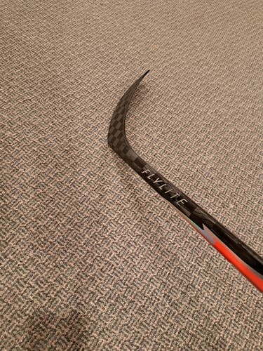 Senior Bauer Vapor Flylite Left Hand Hockey Stick P28 70 Flex (New Red)