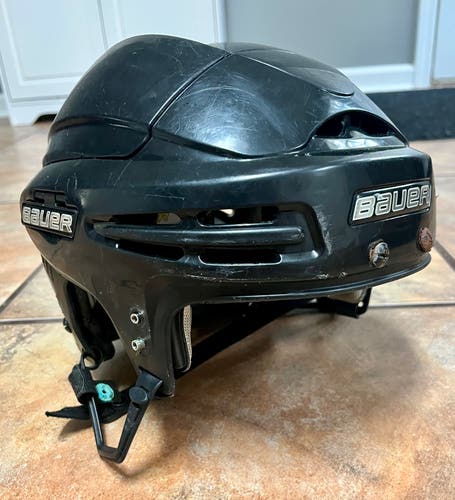 Large Bauer 9900 Helmet (Used)