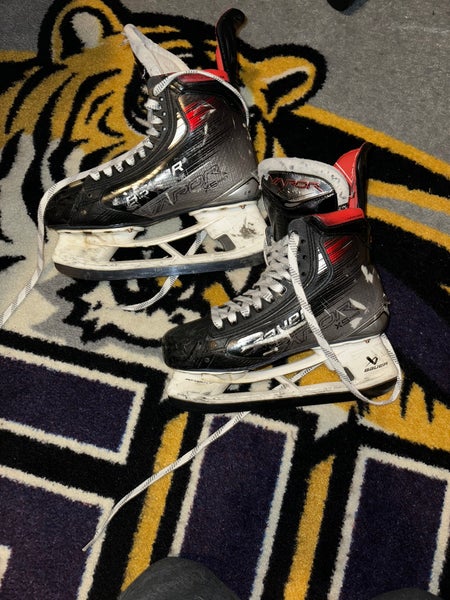 2023 Bauer Vapor X5 Pro Hockey Skates 8 (Used)