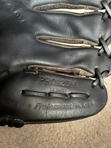 Rawlings Heart of the Hide RH Pitcher's Baseball Glove 12" (Used)
