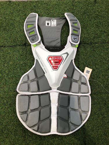 White Large/XL Adult Maverik Max Chest Protector (Used)