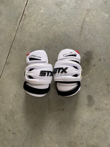 Large Adult STX Stallion 900 Arm Pads (Used)