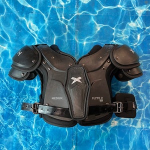 Medium Youth Xenith Flyte Shoulder Pads (Used)