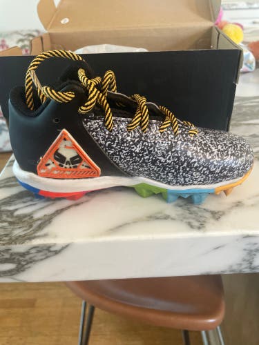 Unisex 11K (Little Kids) Adidas Freak Mid Top (Used)