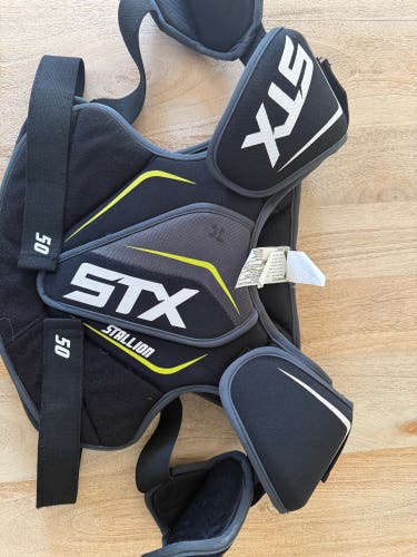 Large/Extra Large Youth STX Stallion 50 Shoulder Pads (Used)