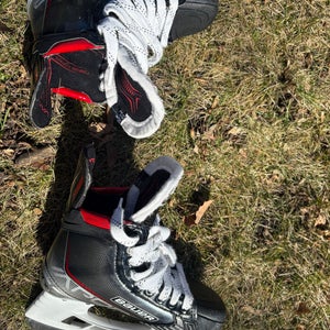 2021 Bauer Vapor 3X Hockey Skates Regular Width Size 4.5 (Used)
