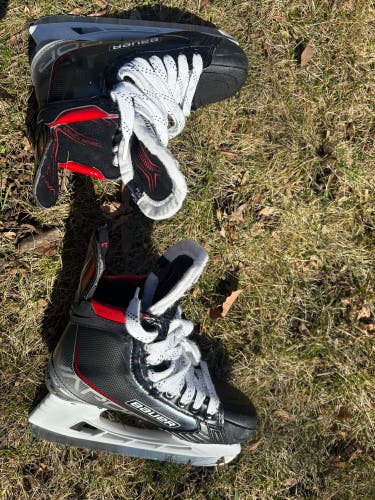 2021 Bauer Vapor 3X Hockey Skates Regular Width Size 4.5 (Used)