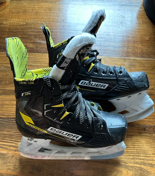 Bauer Supreme M4 Hockey Skates Extra Wide Width Size 2 (Used)