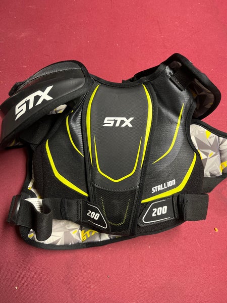 Medium Youth STX Stallion 200 Shoulder Pads (Used)