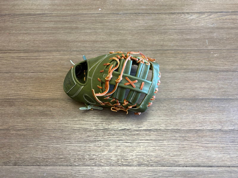 New Rawlings Heart of the Hide 13" First Base Mitt