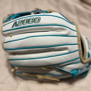 Wilson A2000 RH Infield Softball Glove 12" (New)